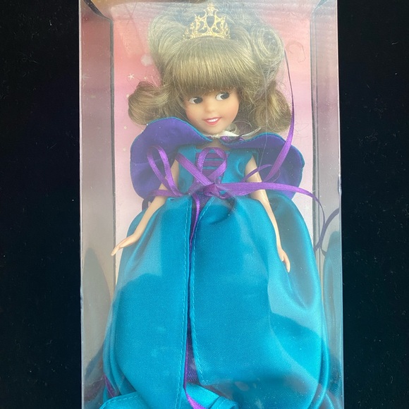 RARE HTF 2009 Penny Brite Princess doll NIB - Picture 3 of 5
